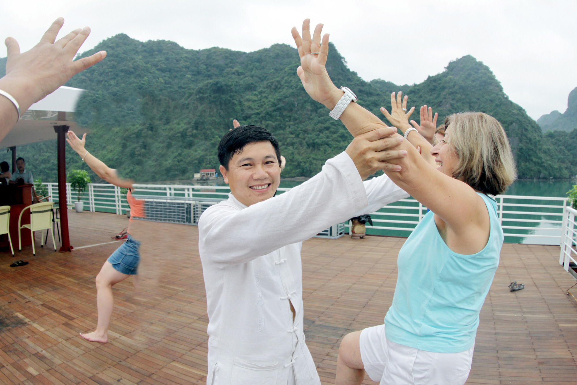 Huong Hai Sealife Cruise Hạ Long Ngoại thất bức ảnh